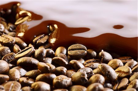 Coffee beans and chocolate Stock Photo - Premium Royalty-Free, Code: 659-06188538