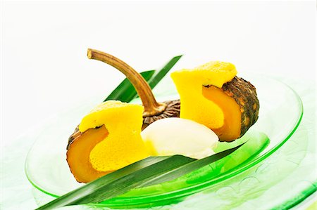 Coconut ice cream with pumpkin and coconut cream (Thailand) Foto de stock - Sin royalties Premium, Código: 659-06183710