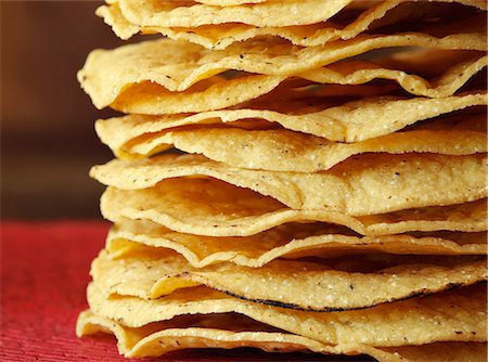 fryed - Stack of Tostadas; Close Up Stock Photo - Premium Royalty-Free, Code: 659-06306269