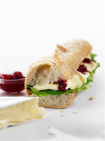 preservatives - Baguette sandwich with brie and marmalade Stock Photo - Premium Royalty-Free, Code: 659-06306376