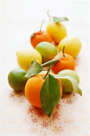 fruit still life - Various types of citrus fruit Foto de stock - Sin royalties Premium, Código: 659-06306548