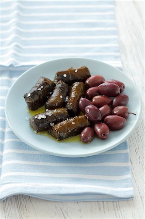 Dolmadakia and kalamata olives (Greece) Stock Photo - Premium Royalty-Free, Code: 659-06306658
