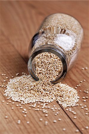 simsearch:659-03523333,k - Quinoa falling out of a jar Stock Photo - Premium Royalty-Free, Code: 659-06306670