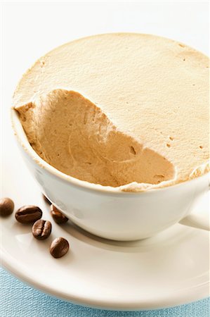 dish white - Mousse de café Photographie de stock - Premium Libres de Droits, Code: 659-06306702