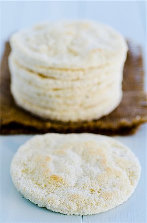 Pain de manioc par les Taino (peuple autochtone des Caraïbes) Photographie de stock - Premium Libres de Droits, Code: 659-06307007