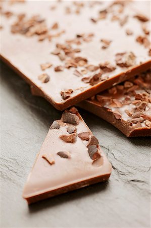 simsearch:659-03534498,k - Chocolate topped with cocoa brittle Stock Photo - Premium Royalty-Free, Code: 659-06307088