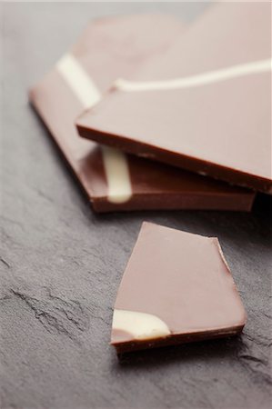 Une barre de chocolat de latte macchiato Photographie de stock - Premium Libres de Droits, Code: 659-06307089