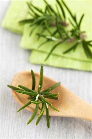 simsearch:659-06903241,k - Fresh rosemary on a wooden spoon Stock Photo - Premium Royalty-Free, Code: 659-06307105