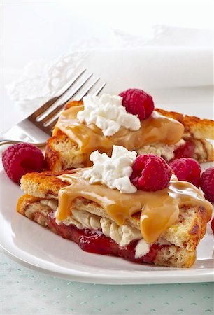 sweet (taste) - Mascarpone and Raspberry Grilled Sandwich with Caramel Sauce Stock Photo - Premium Royalty-Free, Code: 659-06307266