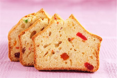 Slices of fruit cake Foto de stock - Sin royalties Premium, Código: 659-06307342