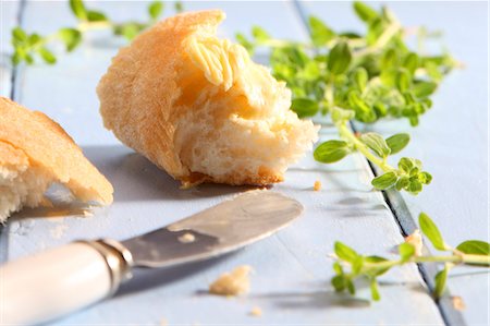 spread - White bread spread with butter Stock Photo - Premium Royalty-Free, Code: 659-06307434