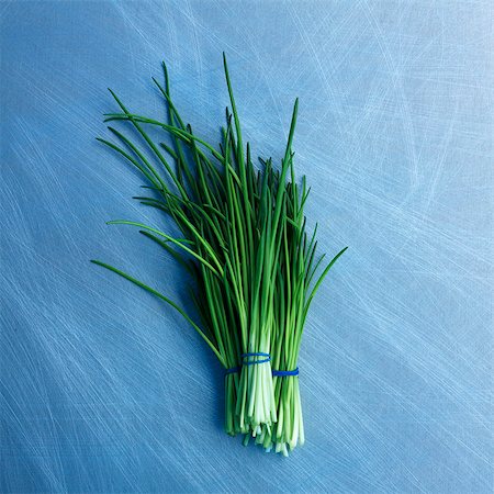 Bunches of chives (seen from above) Foto de stock - Sin royalties Premium, Código: 659-06307518