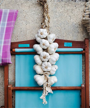 A rope of garlic Foto de stock - Sin royalties Premium, Código: 659-06307511