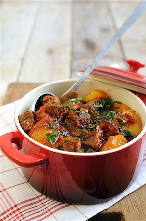 Beef, potato, pepper and tomato strew Stock Photo - Premium Royalty-Free, Code: 659-06307569