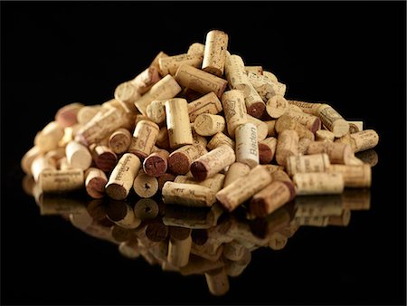 reflexion food - A pile of corks Stock Photo - Premium Royalty-Free, Code: 659-06307660