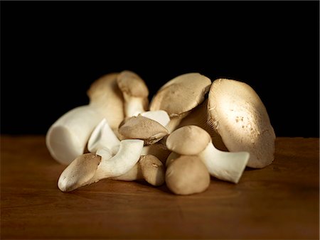 Fresh king trumpet mushrooms Stock Photo - Premium Royalty-Free, Code: 659-06307661