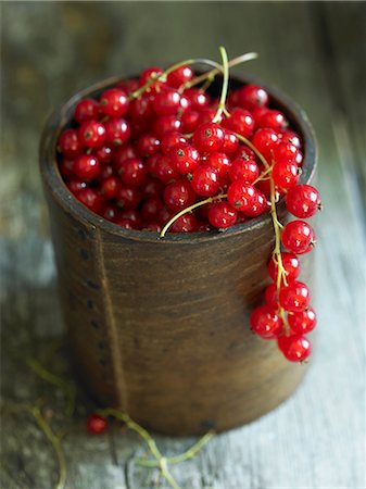 simsearch:659-07597495,k - Redcurrants in a cup Stock Photo - Premium Royalty-Free, Code: 659-06307695