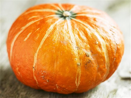 simsearch:659-03521876,k - An orange pumpkin Foto de stock - Sin royalties Premium, Código: 659-06307698