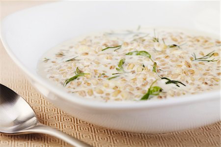 flatware - Creamy Barley Soup Foto de stock - Sin royalties Premium, Código: 659-06372438