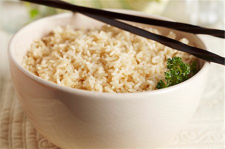 simsearch:659-06187785,k - Brown rice in a dish Foto de stock - Sin royalties Premium, Código: 659-06372448