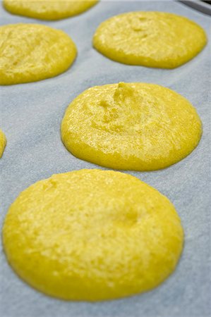 simsearch:659-03536702,k - Piles of macaroon dough on baking paper Stock Photo - Premium Royalty-Free, Code: 659-06372472