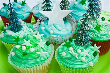 simsearch:614-06813495,k - Various blue Christmas cupcakes Stock Photo - Premium Royalty-Free, Code: 659-06372501