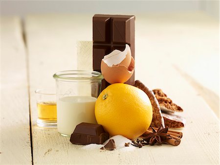 simsearch:659-09124296,k - Ingredients for gingerbread mousse Stock Photo - Premium Royalty-Free, Code: 659-06372747