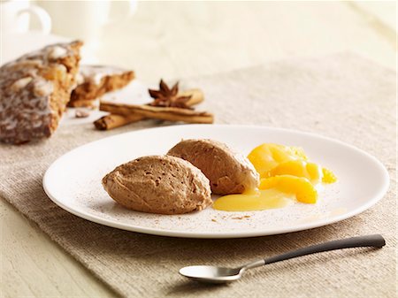 quenelle - Gingerbread mousse with spice oranges Stock Photo - Premium Royalty-Free, Code: 659-06372743