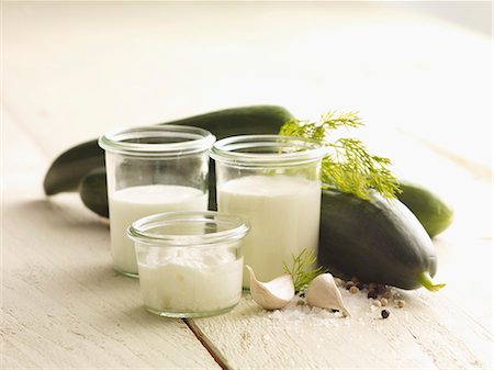 sal de mar - Ingredients for cold cucumber soup Foto de stock - Sin royalties Premium, Código: 659-06372756