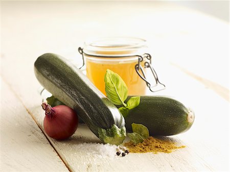 simsearch:659-06372757,k - Ingredients for courgette and curry soup Stock Photo - Premium Royalty-Free, Code: 659-06372758