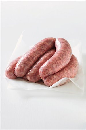 simsearch:659-01852265,k - Sausages on paper Stock Photo - Premium Royalty-Free, Code: 659-06372811