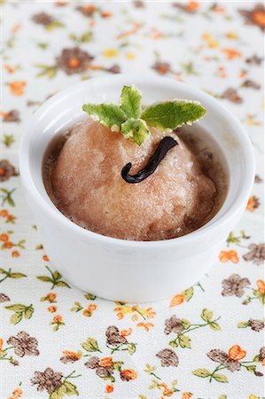 Rhubarb sorbet with cinnamon, vanilla and pineapple mint Stock Photo - Premium Royalty-Free, Code: 659-06372959