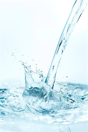 salpicadura - Stream of water Foto de stock - Sin royalties Premium, Código: 659-06373015