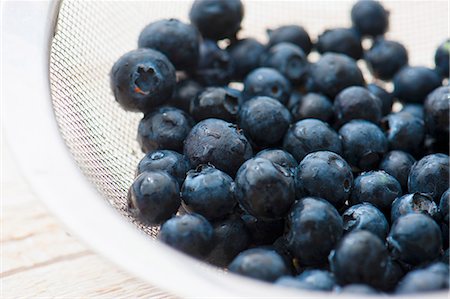 Blueberries in a sieve Stock Photo - Premium Royalty-Free, Code: 659-06373320