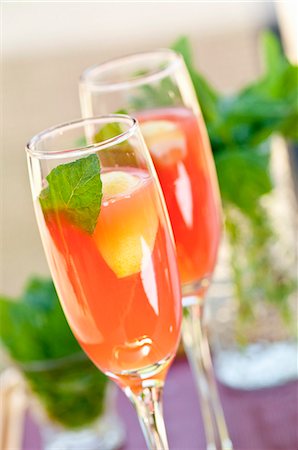 strawberry drink - Strawberry Bellini Stock Photo - Premium Royalty-Free, Code: 659-06373347
