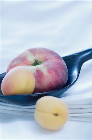 Vineyard peaches and apricots Stock Photo - Premium Royalty-Free, Code: 659-06373456