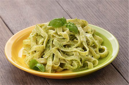 ribbon pasta - Tagliatelle with pesto and fresh basil Stock Photo - Premium Royalty-Free, Code: 659-06373558