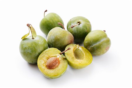 simsearch:659-06187199,k - Greengages, whole and halved Stock Photo - Premium Royalty-Free, Code: 659-06373615