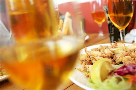 spanish drink - Baked seafood and glasses of white wine Stock Photo - Premium Royalty-Free, Code: 659-06373792