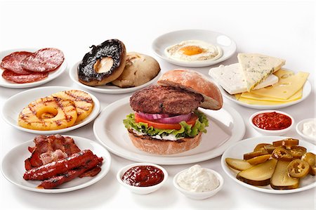 simsearch:659-06185869,k - Hamburger with various ingredients Photographie de stock - Premium Libres de Droits, Code: 659-06494008
