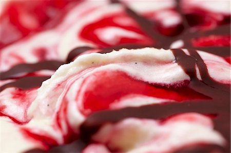 simsearch:659-06494428,k - Don Vito ice cream (vanilla ice cream with raspberry and chocolate sauce) Stock Photo - Premium Royalty-Free, Code: 659-06494428