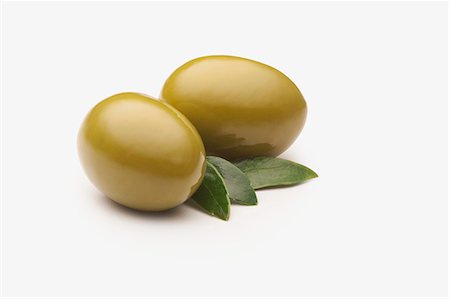 simsearch:659-06903079,k - Spanish Queen Olives; White Background Foto de stock - Sin royalties Premium, Código: 659-06494466