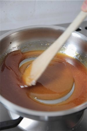 Sugar being caramelized Stock Photo - Premium Royalty-Free, Code: 659-06494536