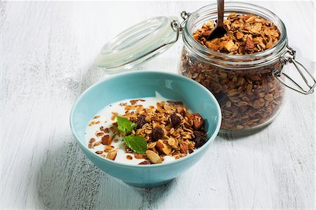 Muesli with milk Stock Photo - Premium Royalty-Free, Code: 659-06494557