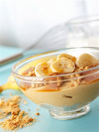 pudding - Butterscotch with bananas (English dessert) Stock Photo - Premium Royalty-Free, Code: 659-06494715