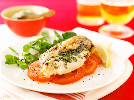 Chicken breast with tomatoes Foto de stock - Sin royalties Premium, Código: 659-06494738