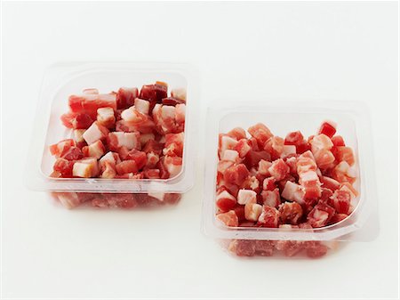 Diced bacon in plastic packages Photographie de stock - Premium Libres de Droits, Code: 659-06494784