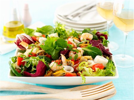 summer food - Salad leaves with seafood Foto de stock - Sin royalties Premium, Código: 659-06494824