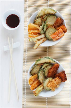 simsearch:659-06901746,k - Vegetable tempura with soy sauce (Japan) Stock Photo - Premium Royalty-Free, Code: 659-06494873