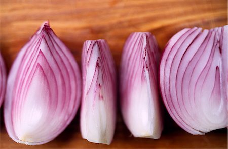 red onion - Sliced red onion Stock Photo - Premium Royalty-Free, Code: 659-06494937